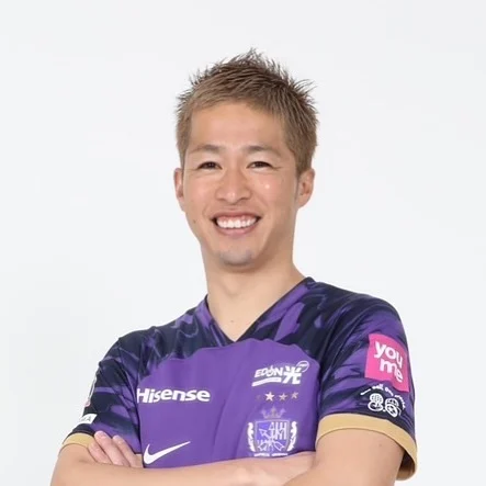NIWA GOAL PROJECT MEMBER

サッカー|サンフレッチェ広島アンバサダー
森﨑浩司KOJI MORISAKI

コメント

「多くの子供達がサッカーの楽しさに触れる機会を作って伝えていけたらなと思います。」

今回のNGPの活動に参加させていただいてサッカーというスポーツはあらためて子ども達のエネルギーを引き出しみんなが笑顔になれるんだなと感じました。
これからもっともっとこの活動を通して、日本にサッカー文化が根づき、多くの子供達がサッカーの楽しさに触れる機会を作って伝えていけたらなと思います。

KOJI MORISAKI 森﨑浩司
●所属
サンフレッチェ広島
アンバサダー
●スポーツ
サッカー
●ポジション
MF/ミッドフィルダー
●生年月日
1981年5月9日
● 身長/体重
177cm/78kg
OFFICAL INSTAGRAM 
@koji.morisaki77